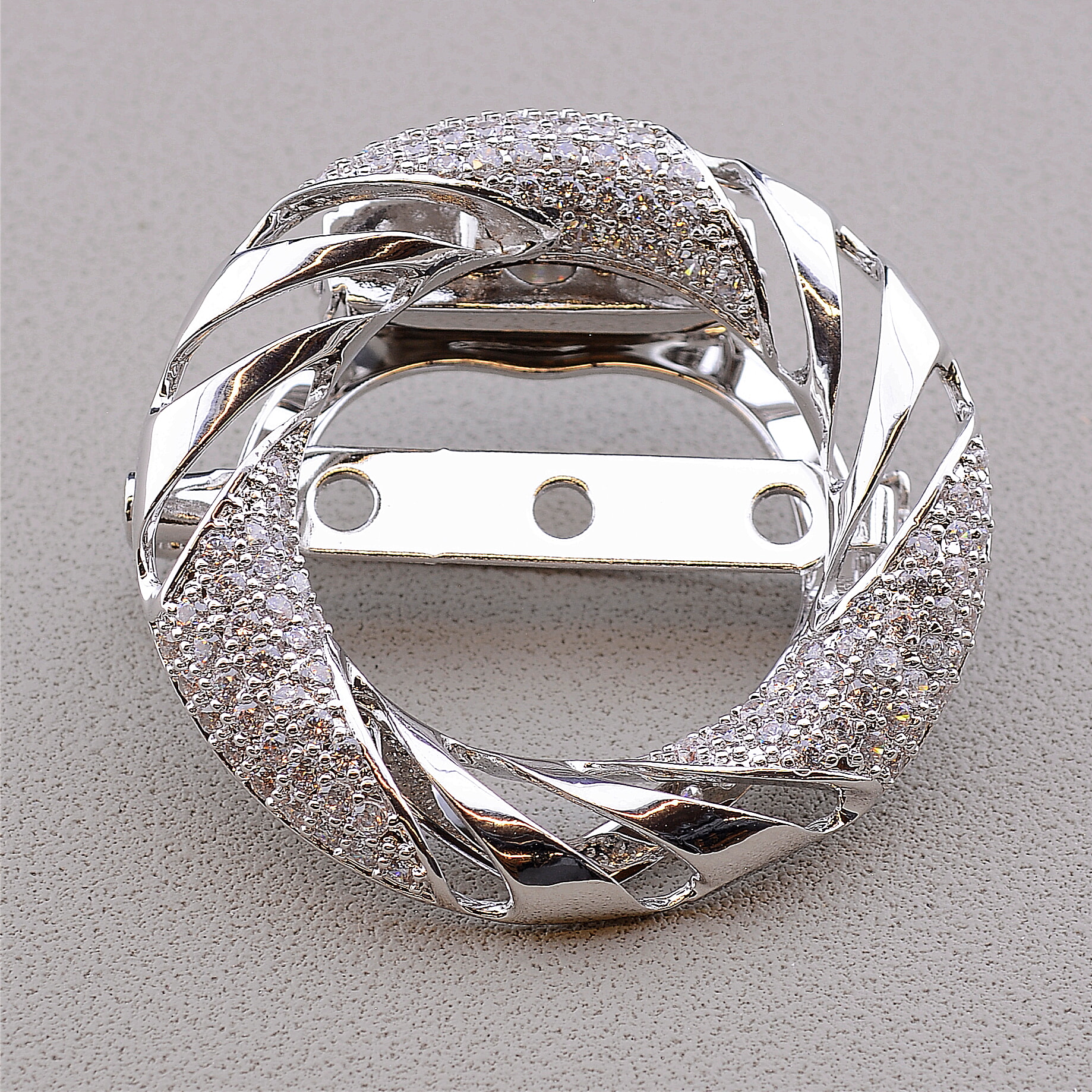 

Брошь Фианит (родий) 097551