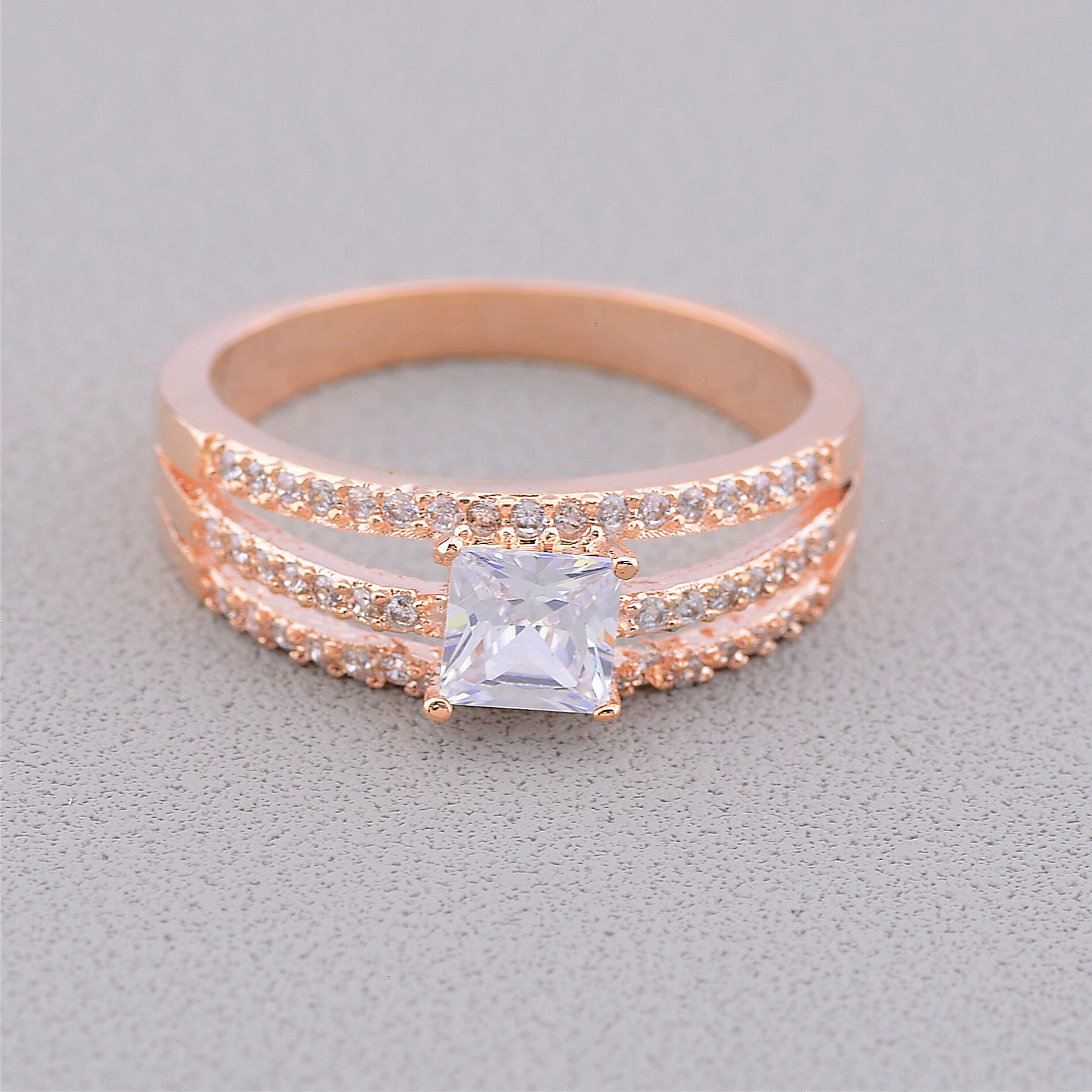 

Кольцо 'Big Dipper' Фианит (позолота 18к) 055942-180