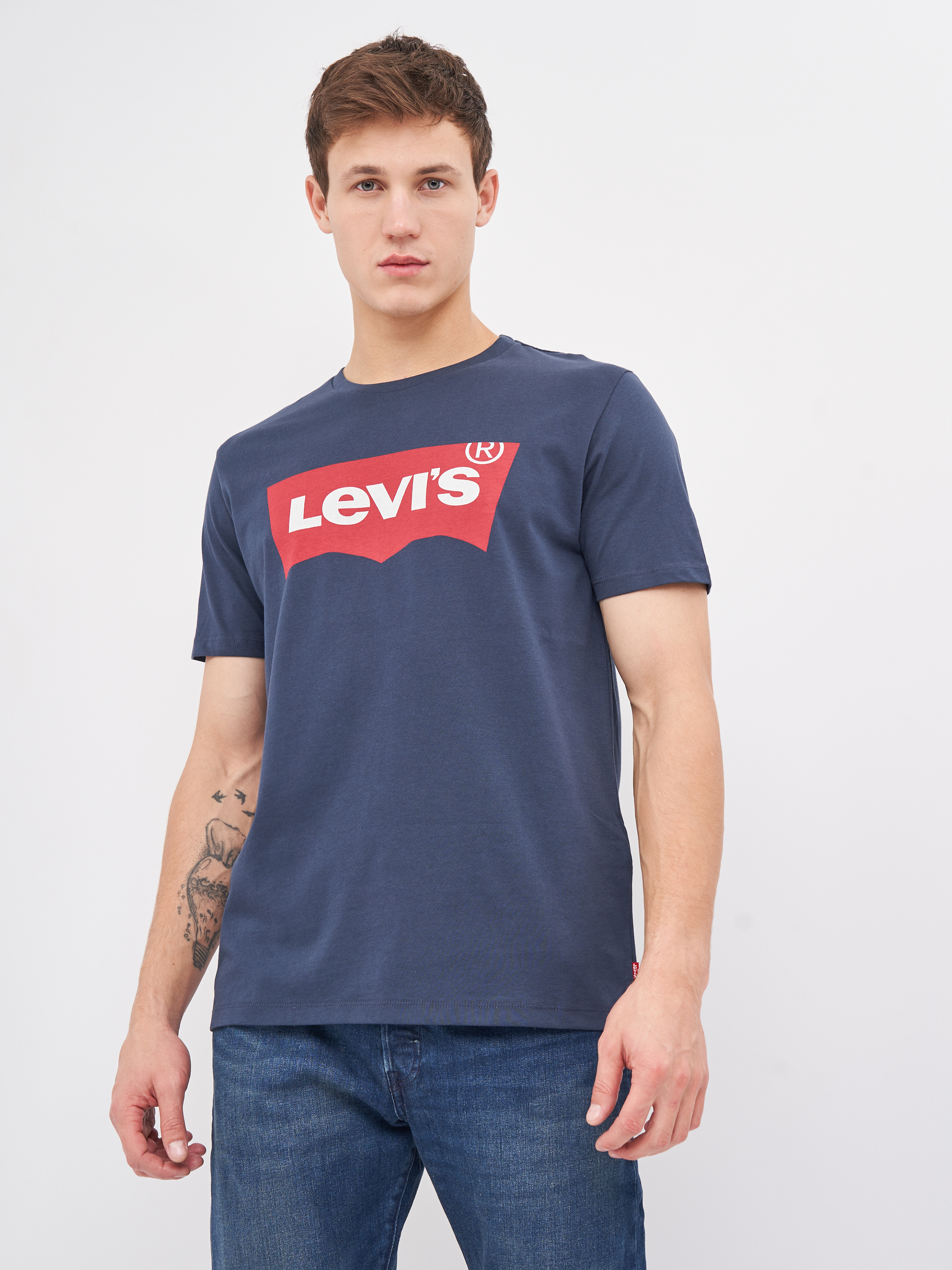 Акція на Футболка бавовняна довга чоловіча Levi's Graphic Set-In Neck 17783-0139 M Dress Blues Blue від Rozetka