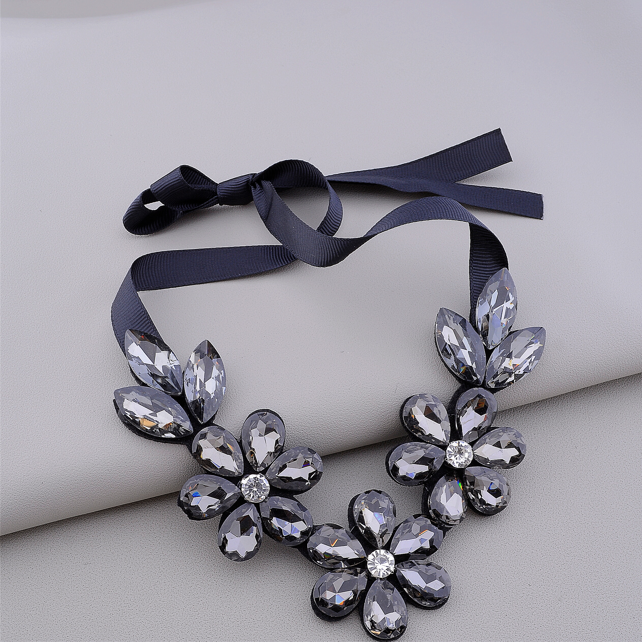 

Подвеска 'FJ' Сrystal Ткань 45 см. 049914