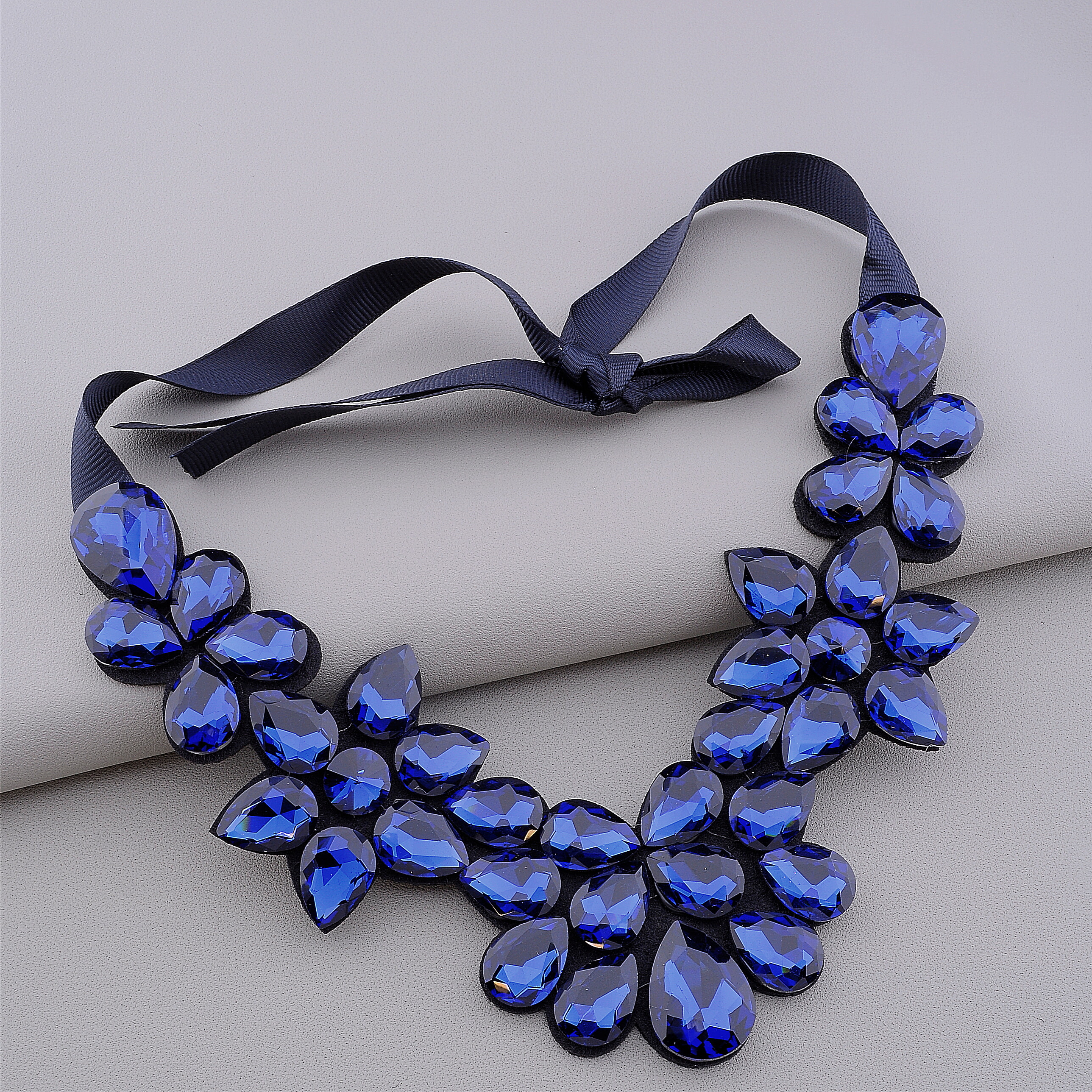 

Подвеска 'FJ' Сrystal Ткань 45 см. 049909