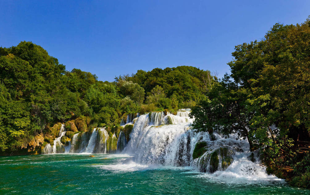 

Фотообои Арт-Обои Водопад в зеленом лесу №0670 Жаккард
