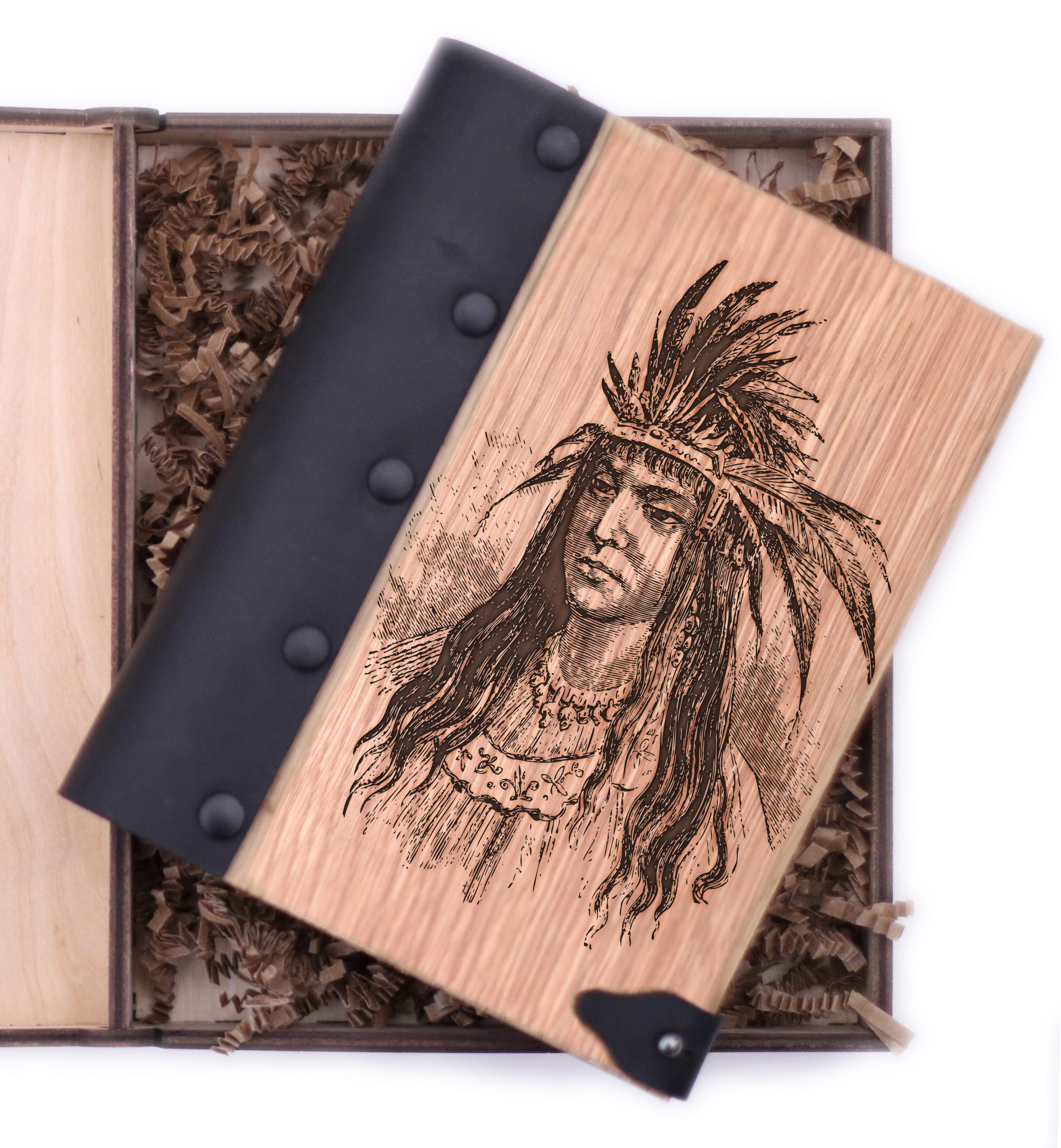 

WOODEN NOTEBOOK Блокнот Native American People Деревянная обложка А6 в точку 80 листов Черный WN00214 В точку
