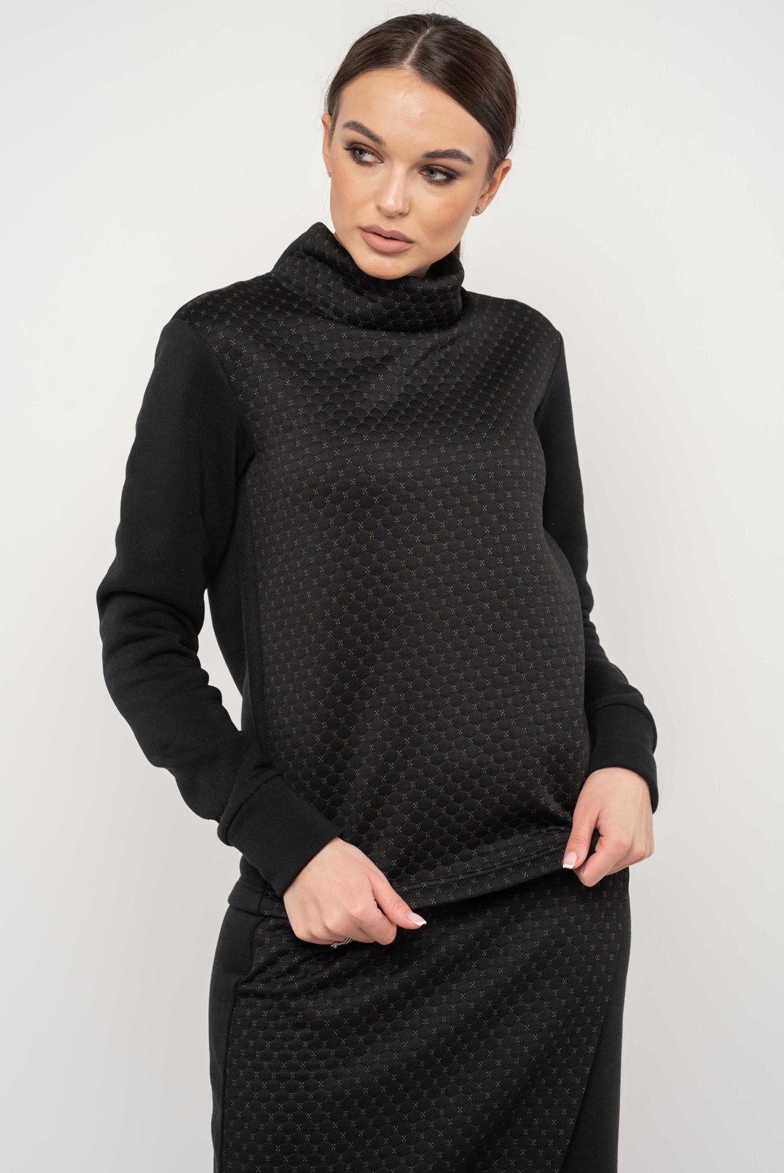 

Свитшот Rimari "Лорена" 42 (СВ 0119 черный-стеганка)