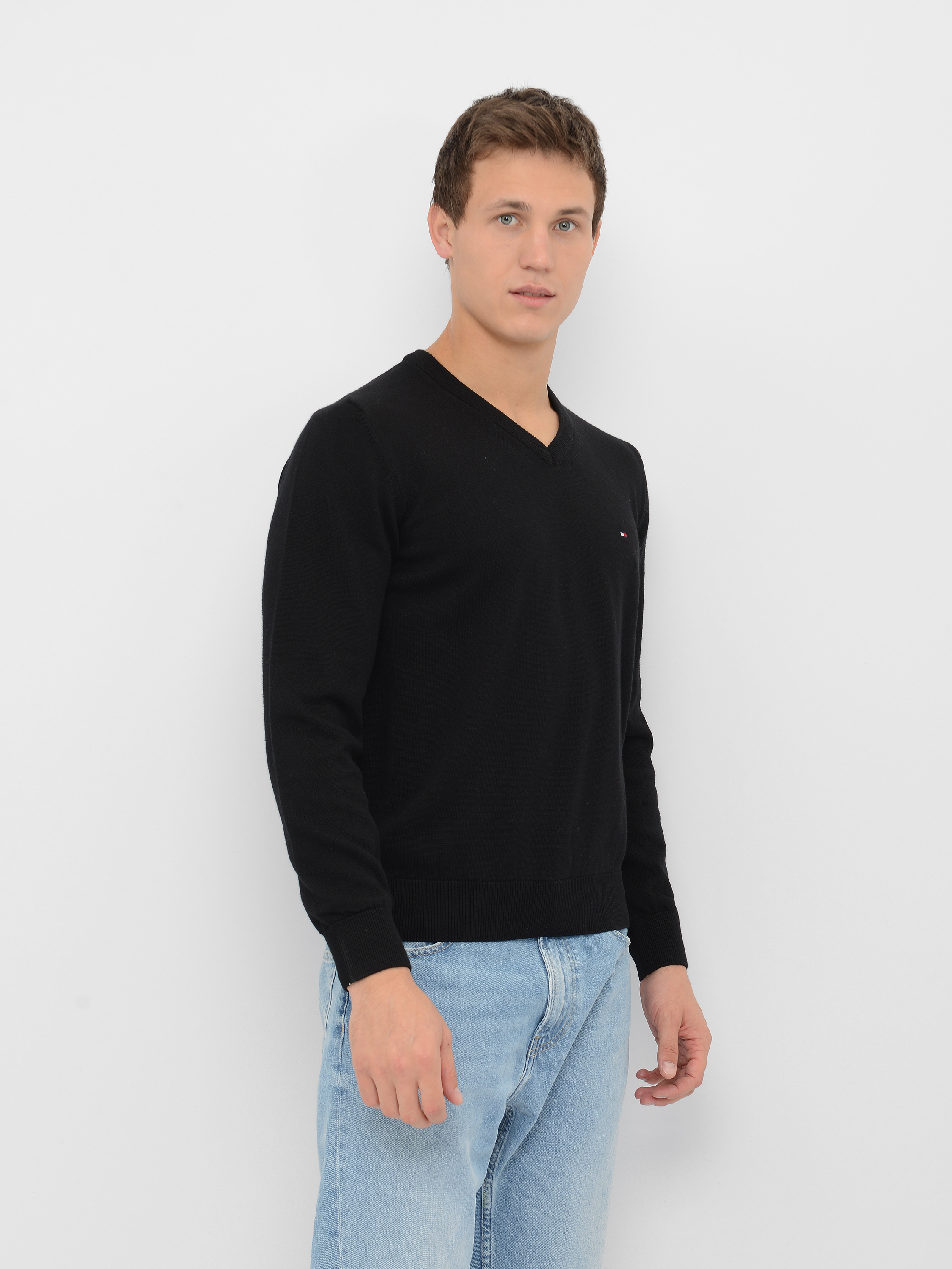 

Пуловер Tommy Hilfiger 9260.1 S (44) Черный