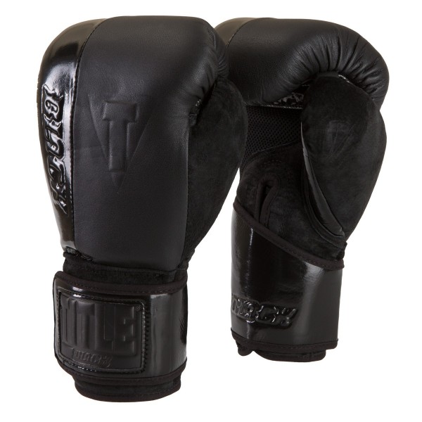 

Боксерские перчатки TITLE BLACK Blast Training Gloves (18oz) Черные