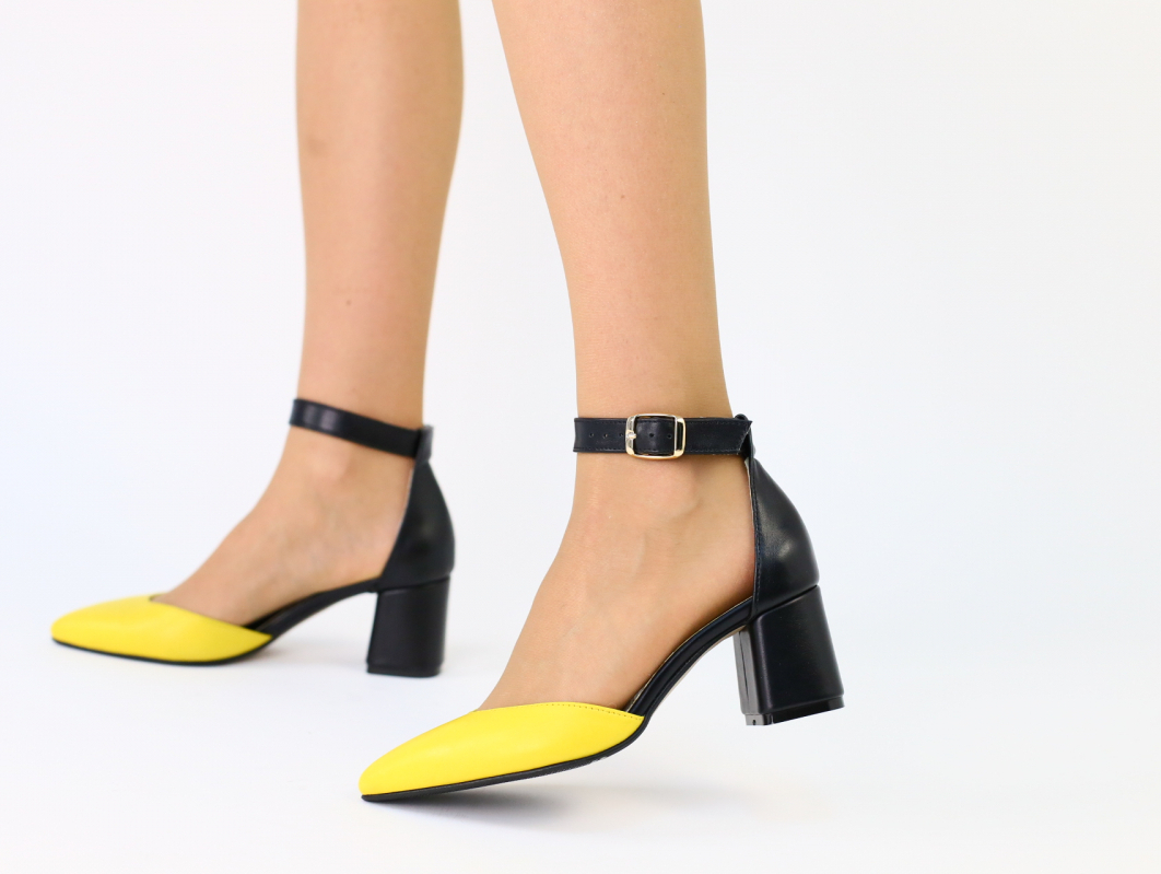 

Женские босоножки на каблуке LuxuryShoes 8914-2/38 Желтый