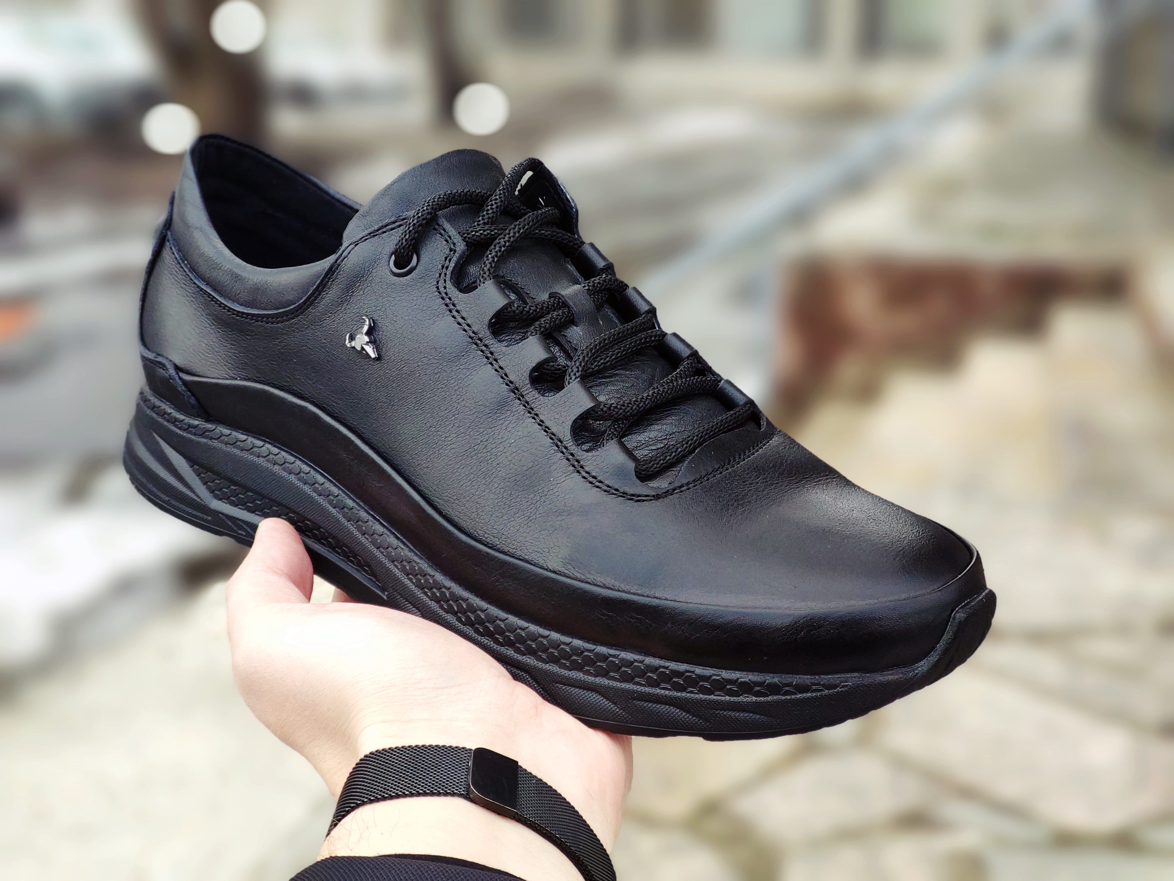 

Мужские кроссовки Move and Go L18 Black 40 чёрные, натуральная кожа