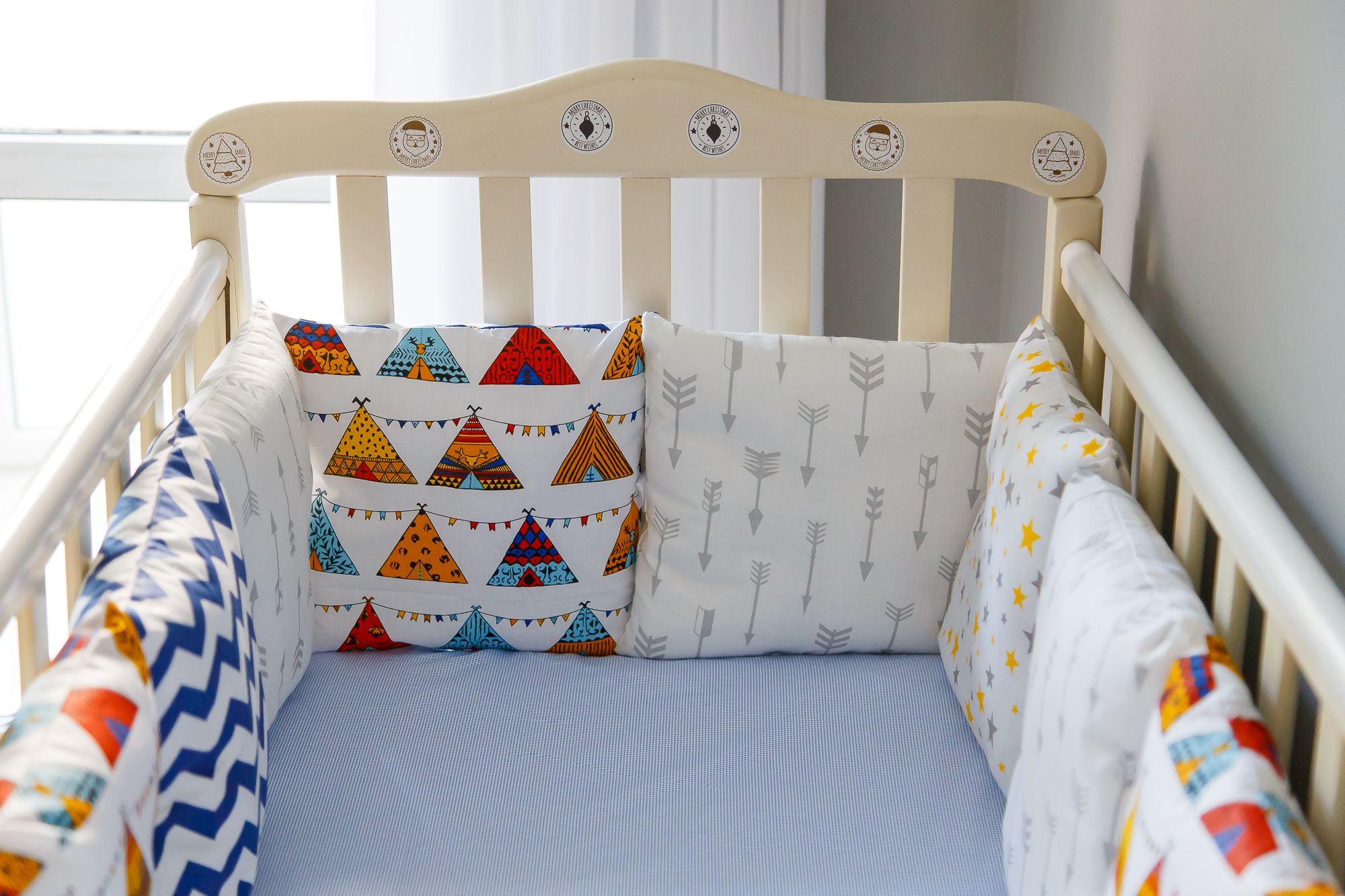 

Бортики подушки в детскую кроватку Chickster Teepee 30x300 см Разноцветный