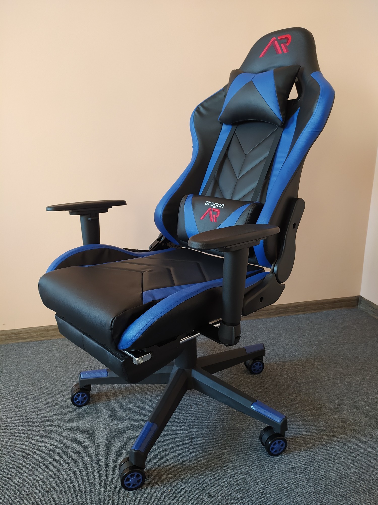 

Кресло геймерское ARAGON BLUE + игровой коврик в подарок