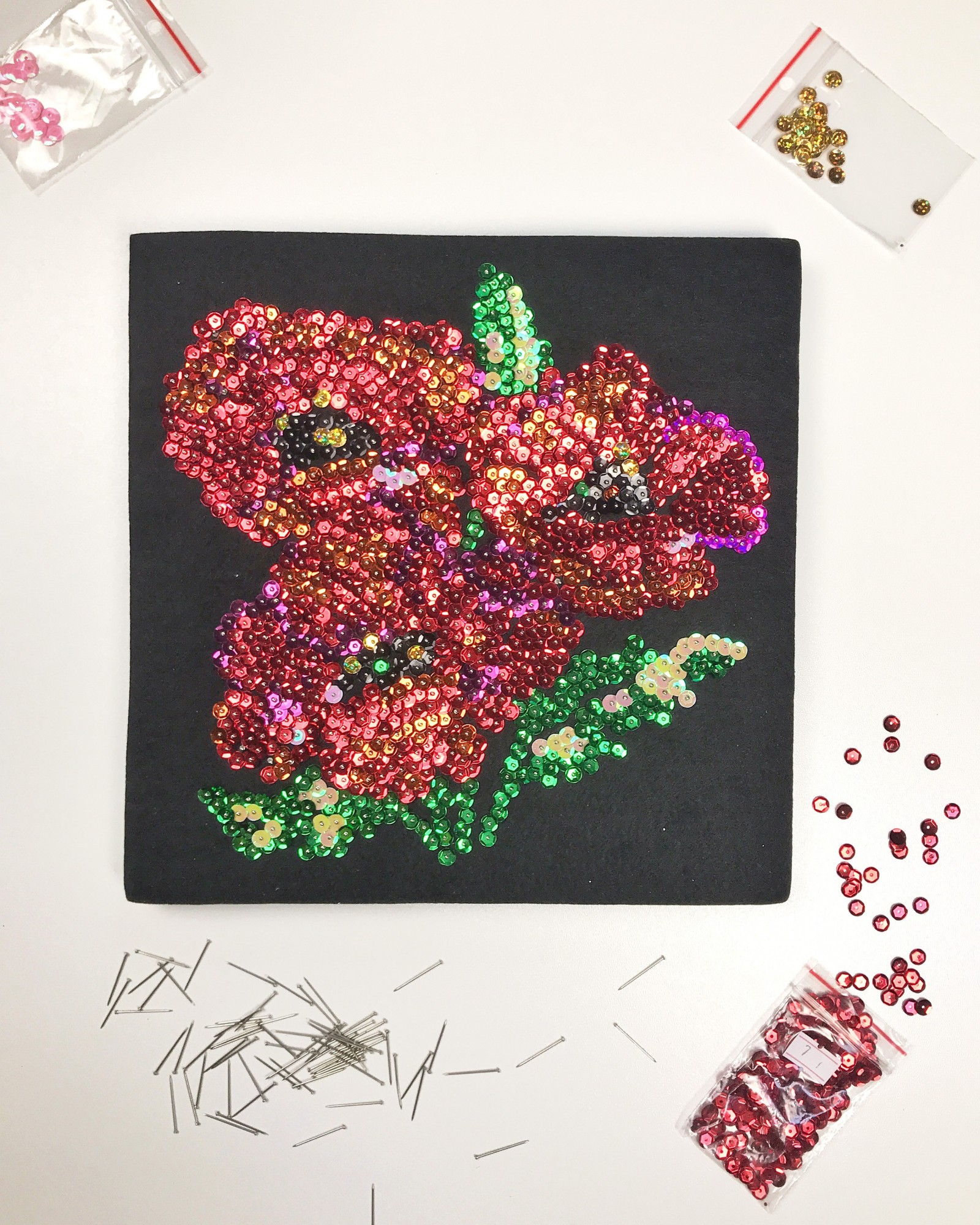

Набор для творчества из пайеток Колібрі Art в коробке "Маковая полянка", р.25*25*2 см (APT 01-08) (4823280251865)