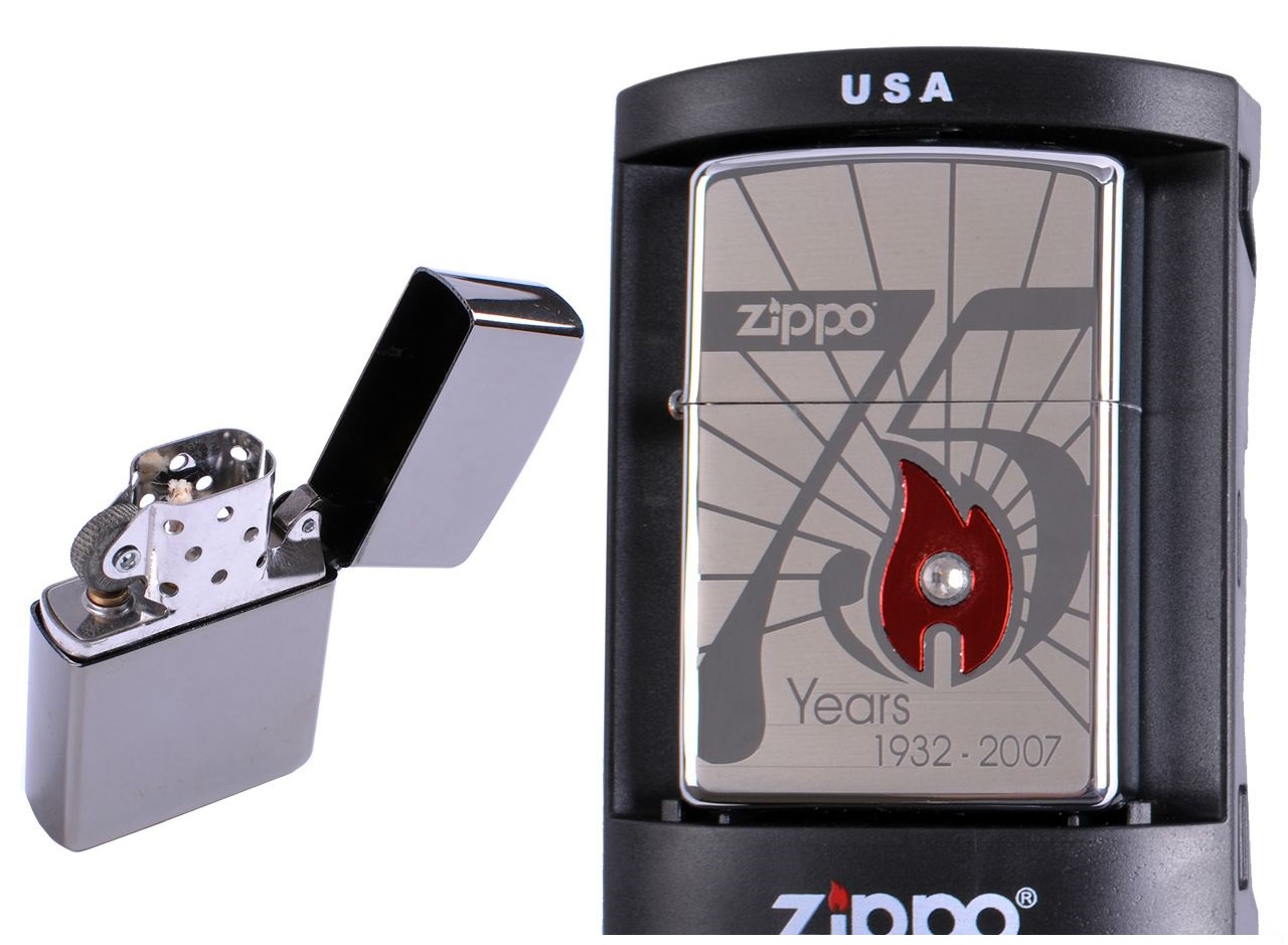 

Зажигалка бензиновая Zippo №4237