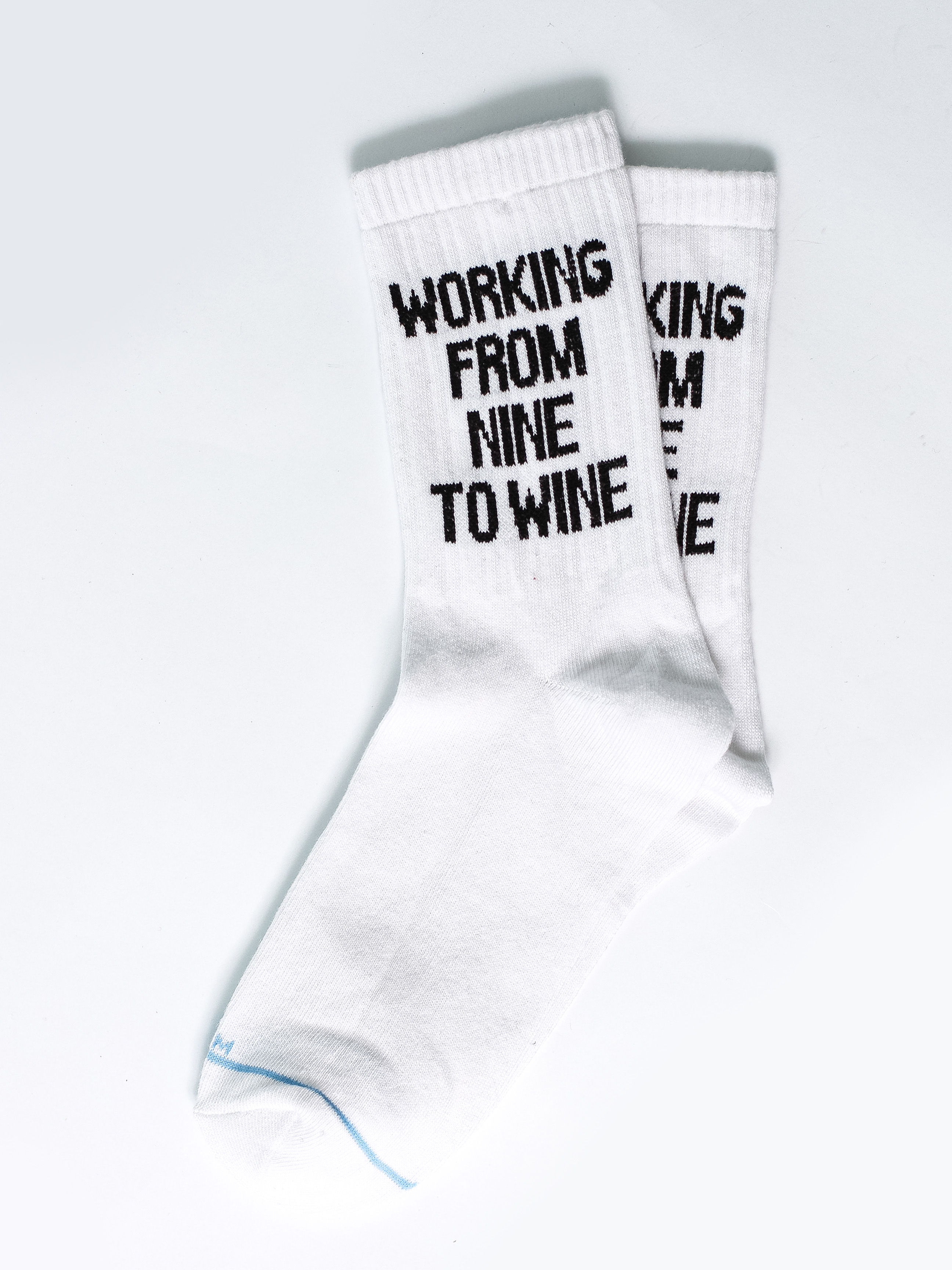 

Женские носки LOMM Premium From 9 to wine белые LOMM BLW 0107б 36-42 белый
