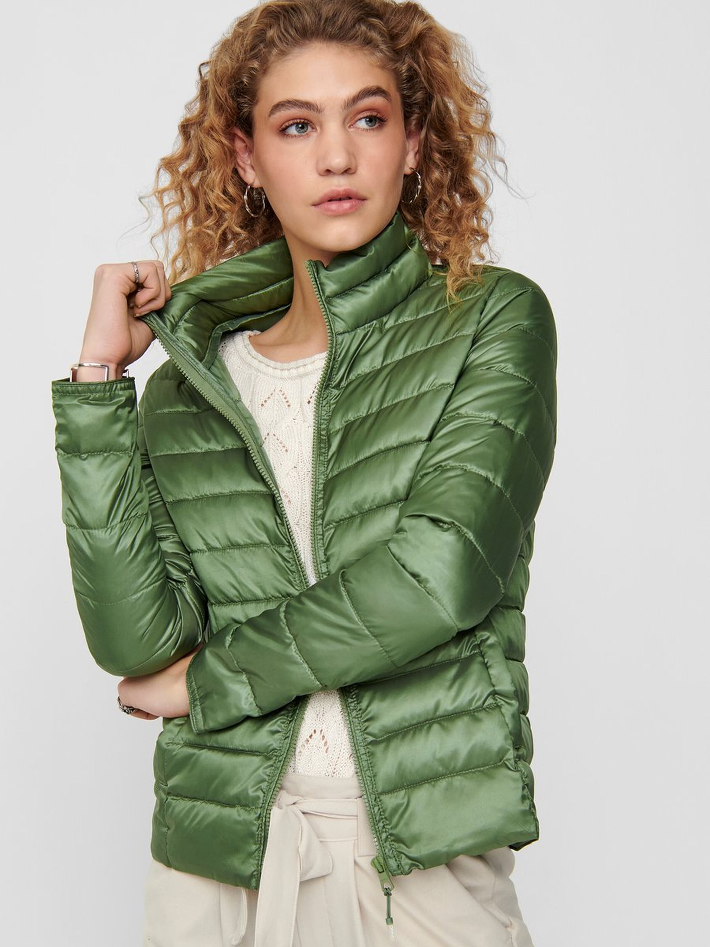 

Куртка ONLY NEWTAHOE SHIMMER JACKET 15191846 WATERCRESS M зелений