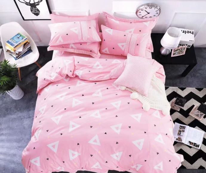 

Постельное белье CottonTwill Сатин Геометрия 1.5-спальный Розовый 145x215 см ( FB5781CT)