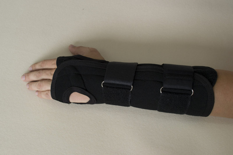 

Бандаж ортез на лучезапястный сустав Алком Размер 2 SK (3016)