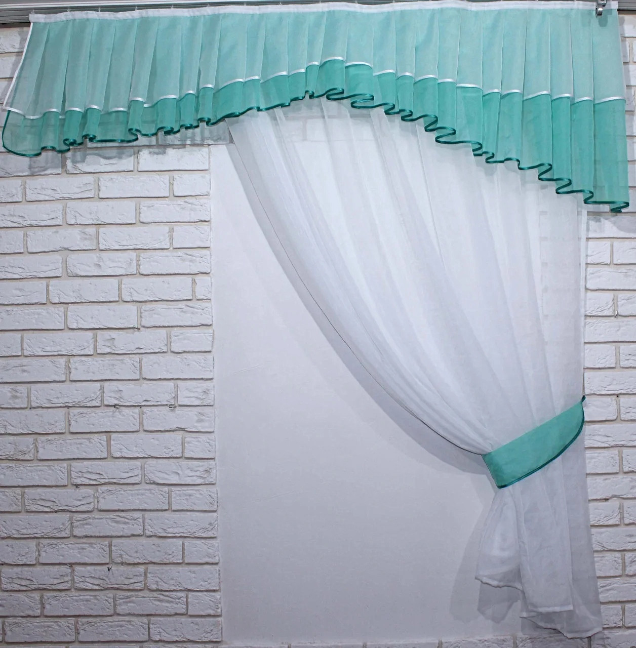 

Ламбрекен и тюль Chtextil е686