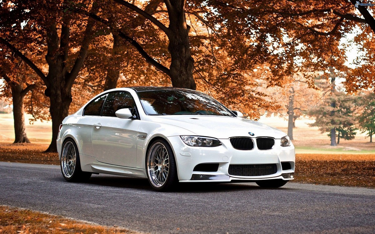 

BeHappy Фотообои: BMW cars-00004 Глянец