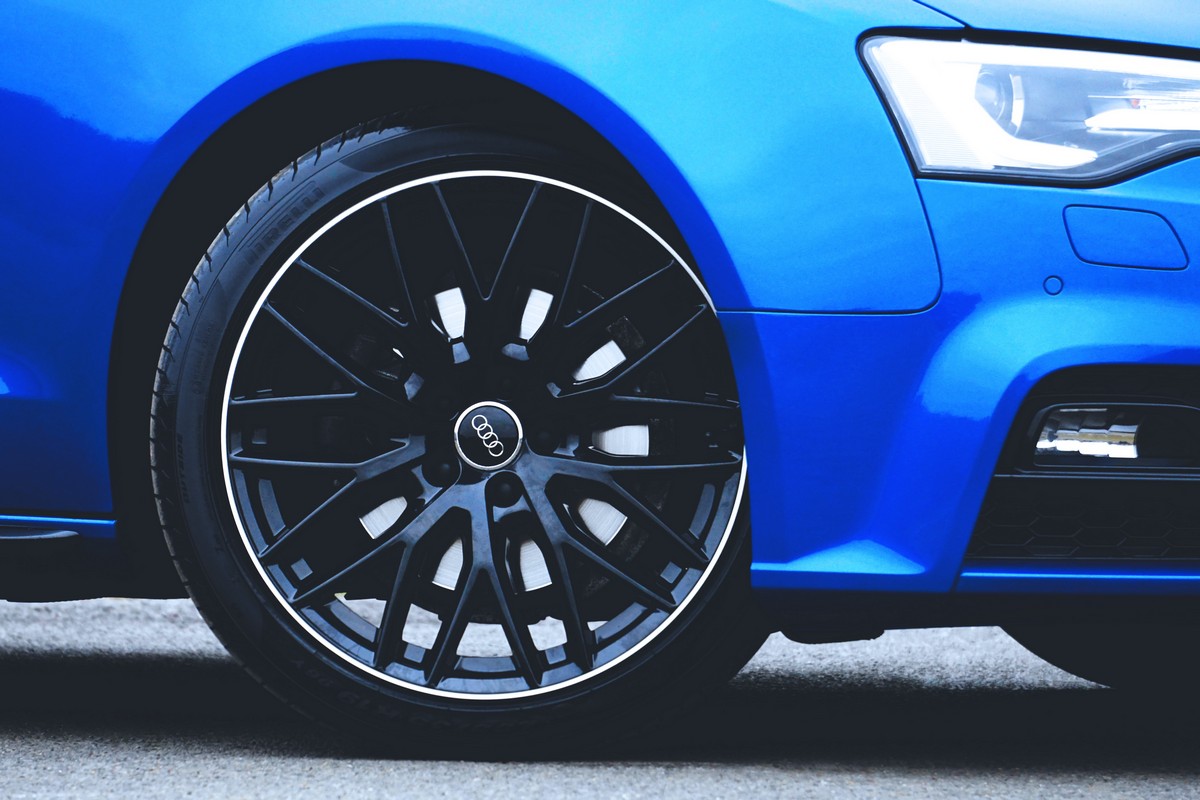 

BeHappy Фотообои: Audi cars-00003 Фреска