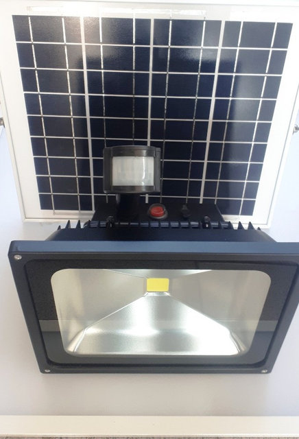 

Прожектор LED на солнечной батарее ZJL GY-SFL-50В c датчиком движения 50w