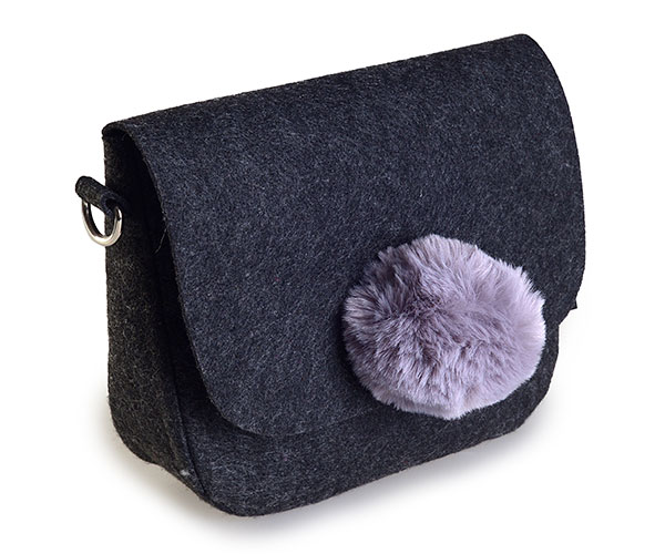 

Сумка клатч с помпоном FeltFabricDesign из войлока черная ВМ55(0371)