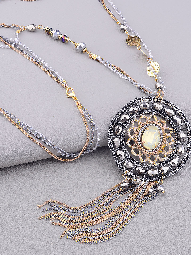 

Колье белое этно под серебро 82 см. Hand Made 032215