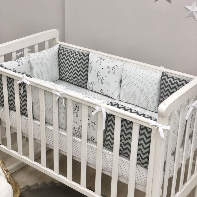 

Комплект защита-бортики Маленькая соня Baby Единороги поплин в кроватку стандарт/овал защита+простынь детский арт.0720380