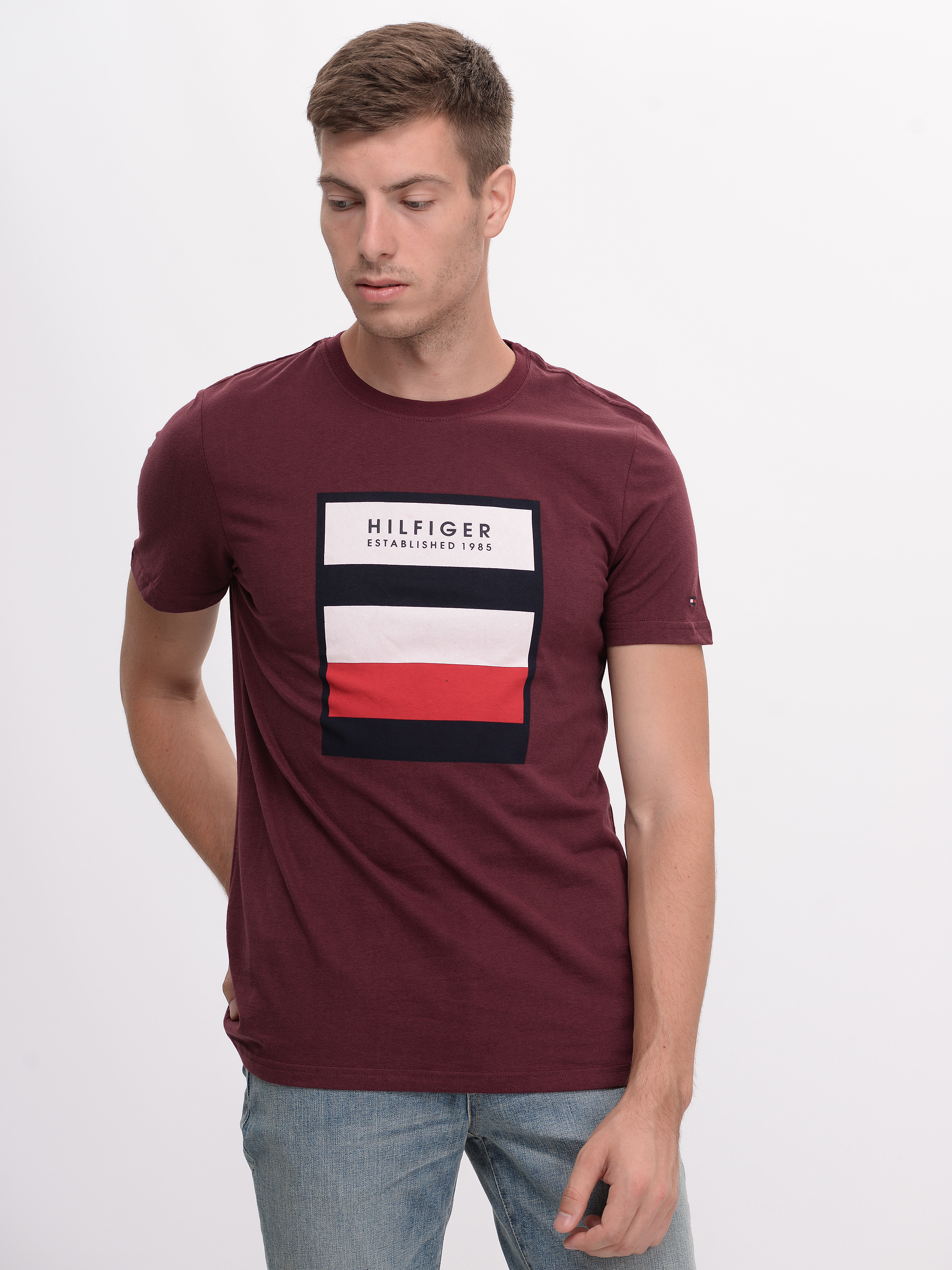 

Футболка Tommy Hilfiger 9512.4 XL (50) Бордовая
