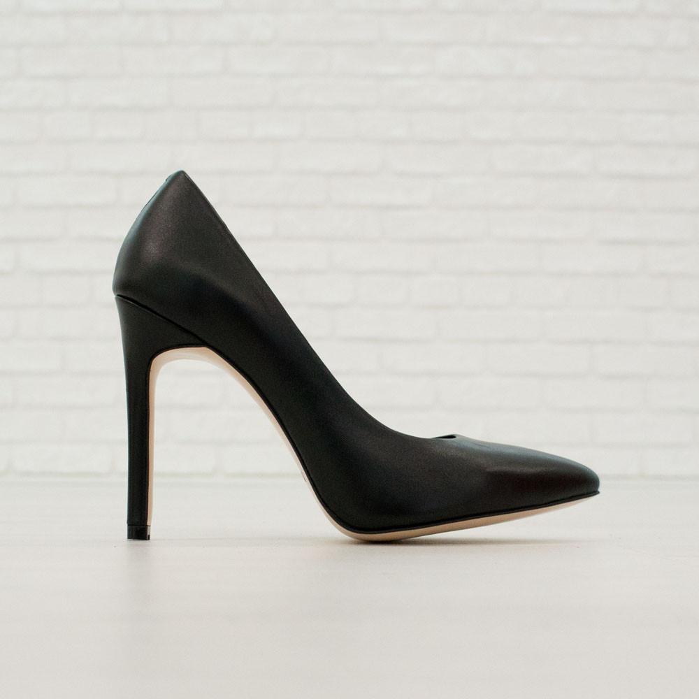 

Туфли лодочки Woman's heel 37 черный (О-784)