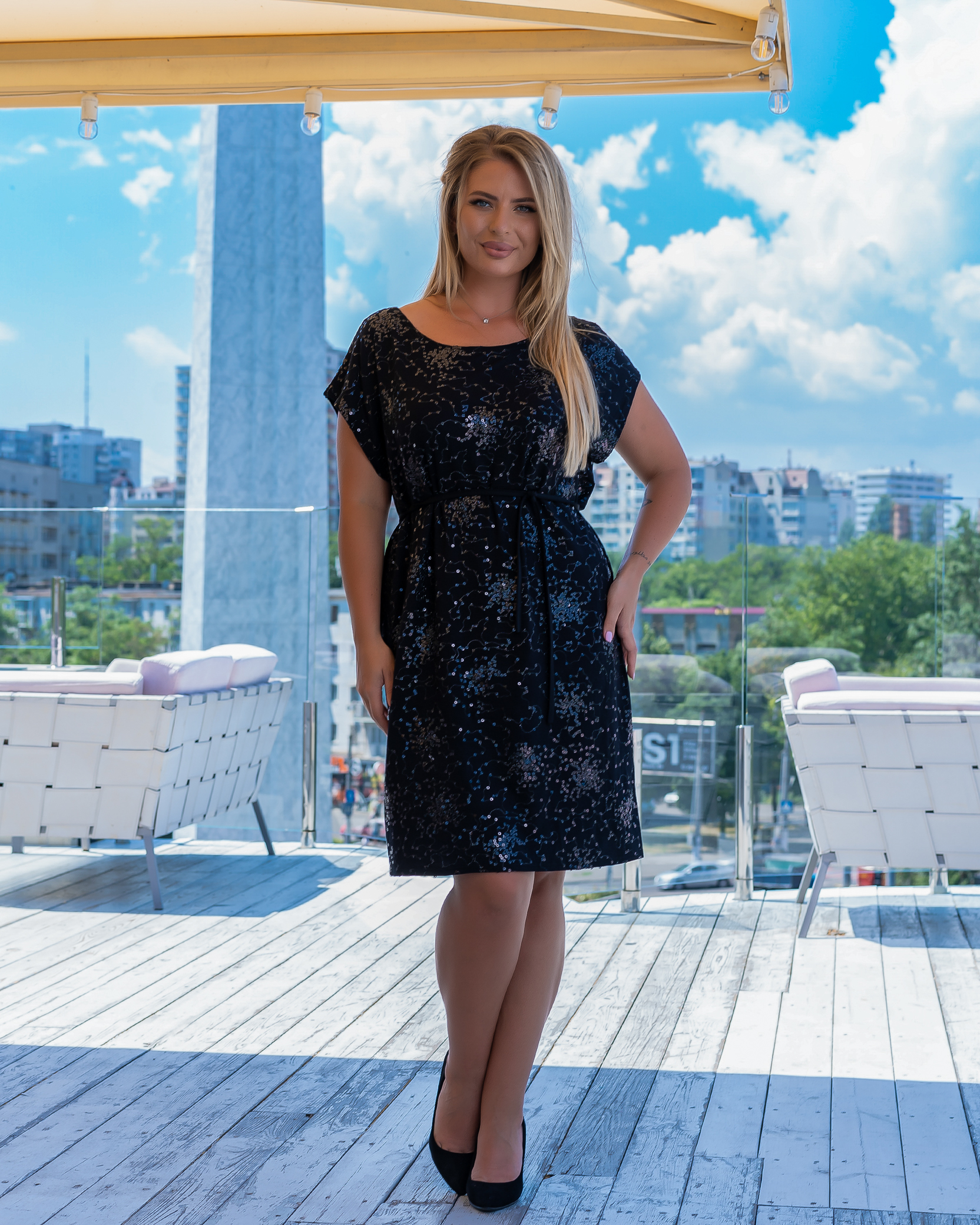 

Черное платье Паетка Modnicy 05318 48-52