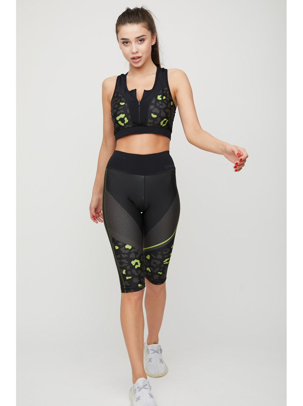 

Костюм для фитнесса 90021 GO fitness черный с зеленым 42-44