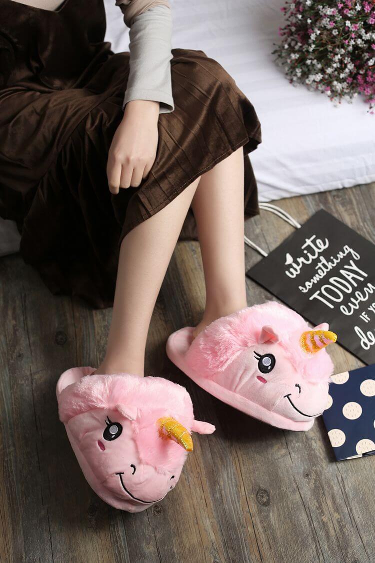 

Тапки BearWear Единороги открытые 26 - 34 (22 см. по стельке) Розовый (TU1-RO1)