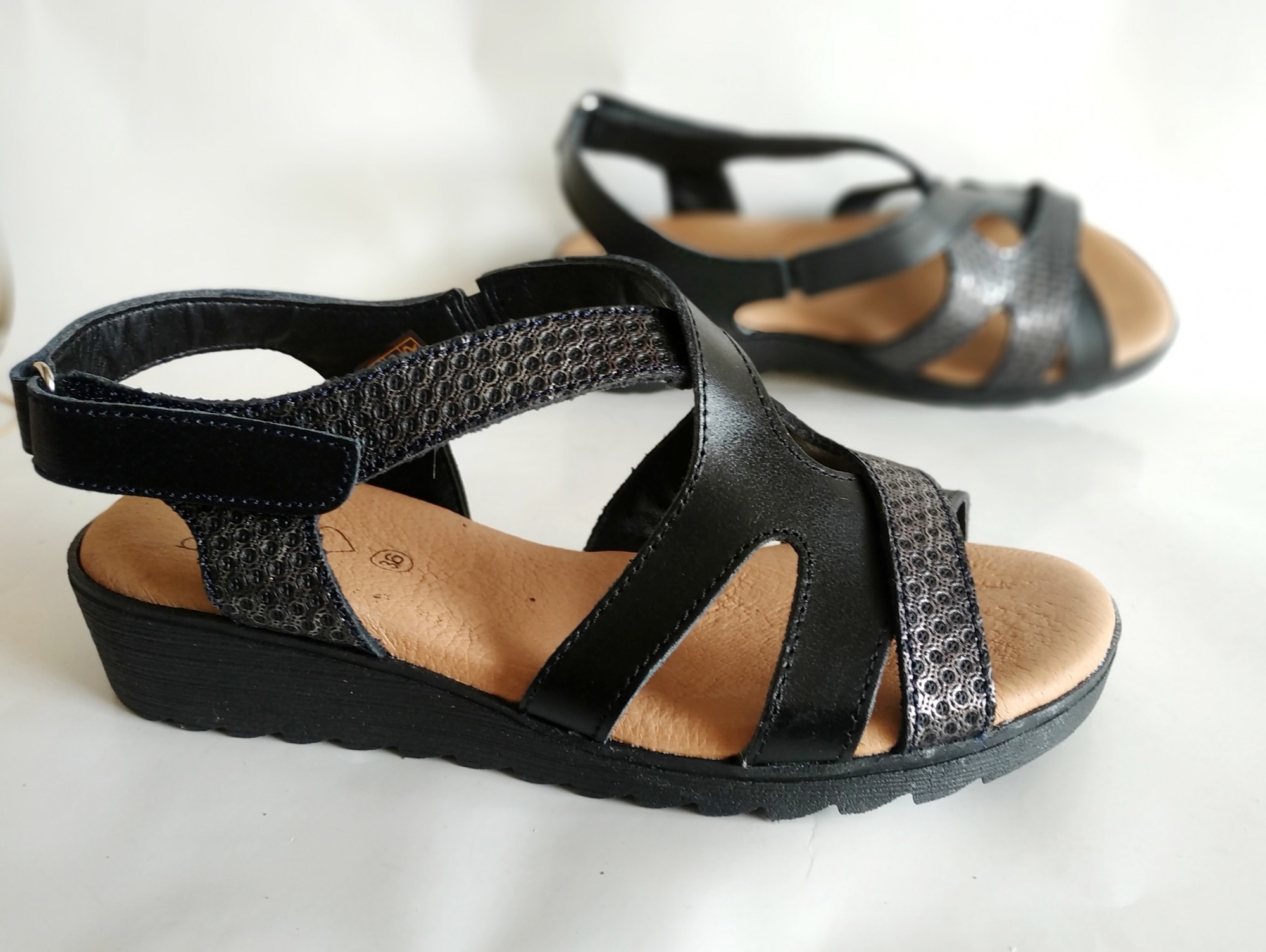

Босоножки Presso 2-2211 negro cupula черн 40