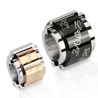 

Пара кулонов Spikes SSPM-5962 с надписью "Love"