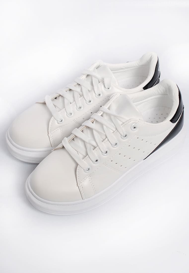 

Кроссовки Fashion 37-108 белый 41