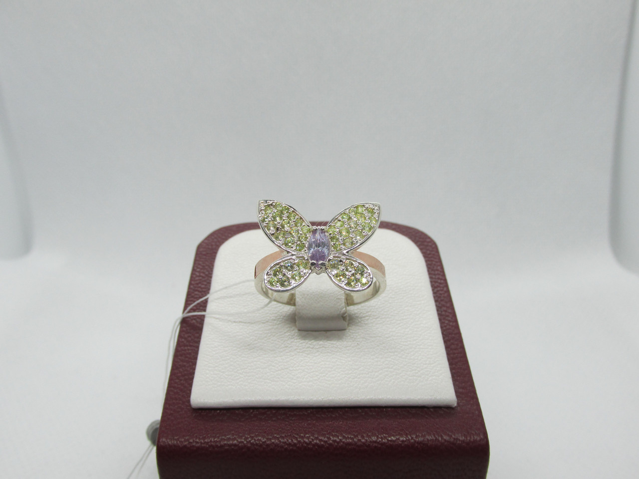 

Кольцо из серебра Silver-Eldorado Бабочка 18 размер Салатовое