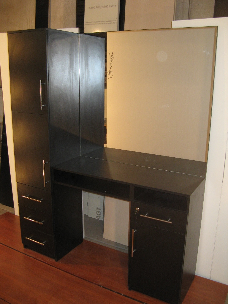 

Место парикмахера Markson М402 Феникс