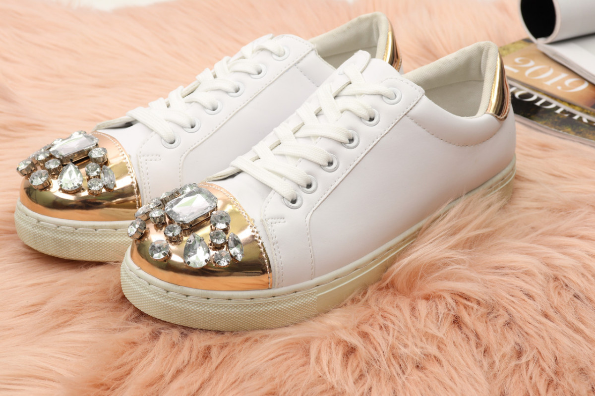 

Кеды женские с камнями Shoes белые 1013 37 р
