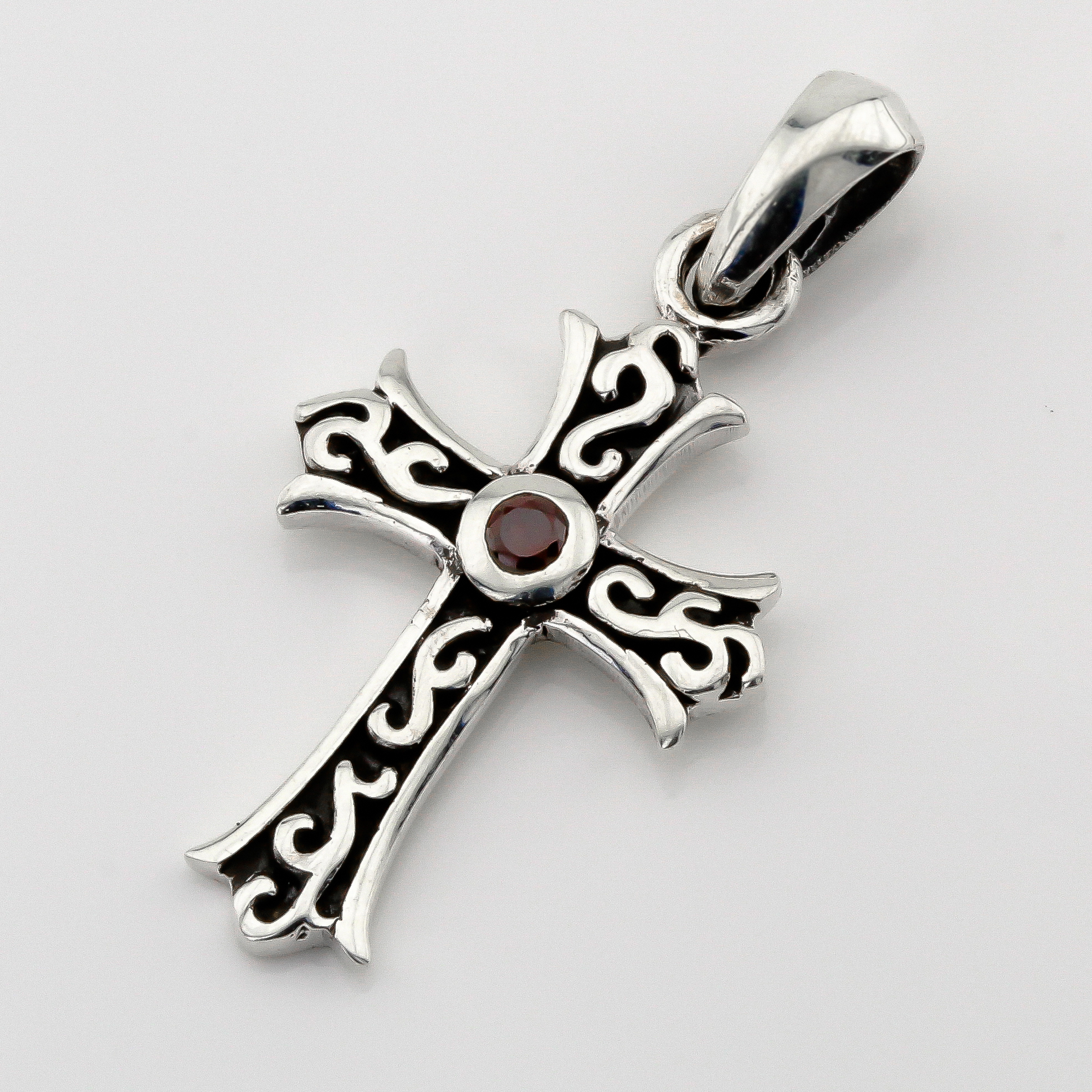 

Серебряный крестик с фианитом P13731 Диамант