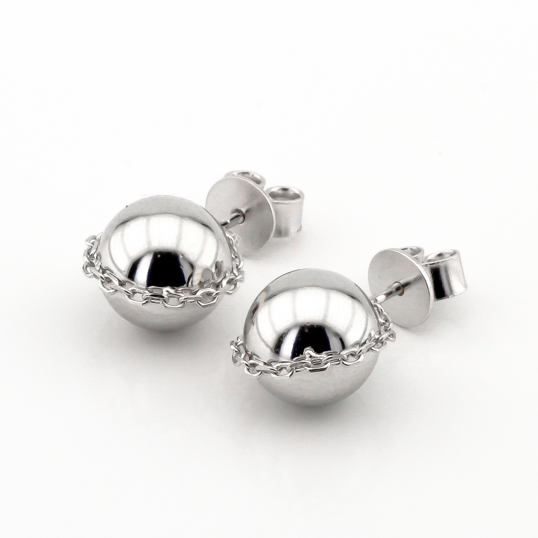 

Серебряные пусеты с шариком и цепочкой C121309 Диамант