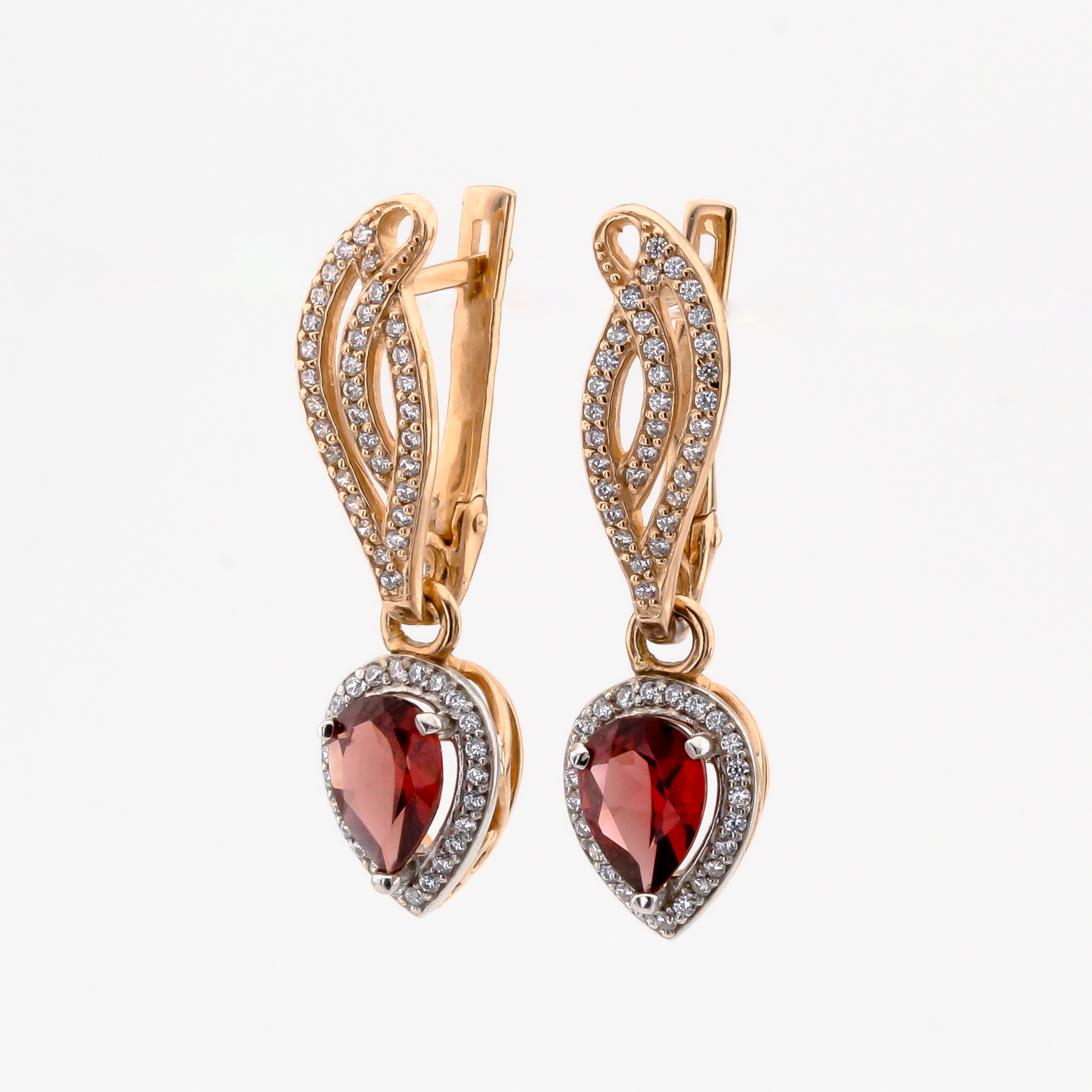

Золотые серьги с гранатами и фианитами 12926gr Диамант