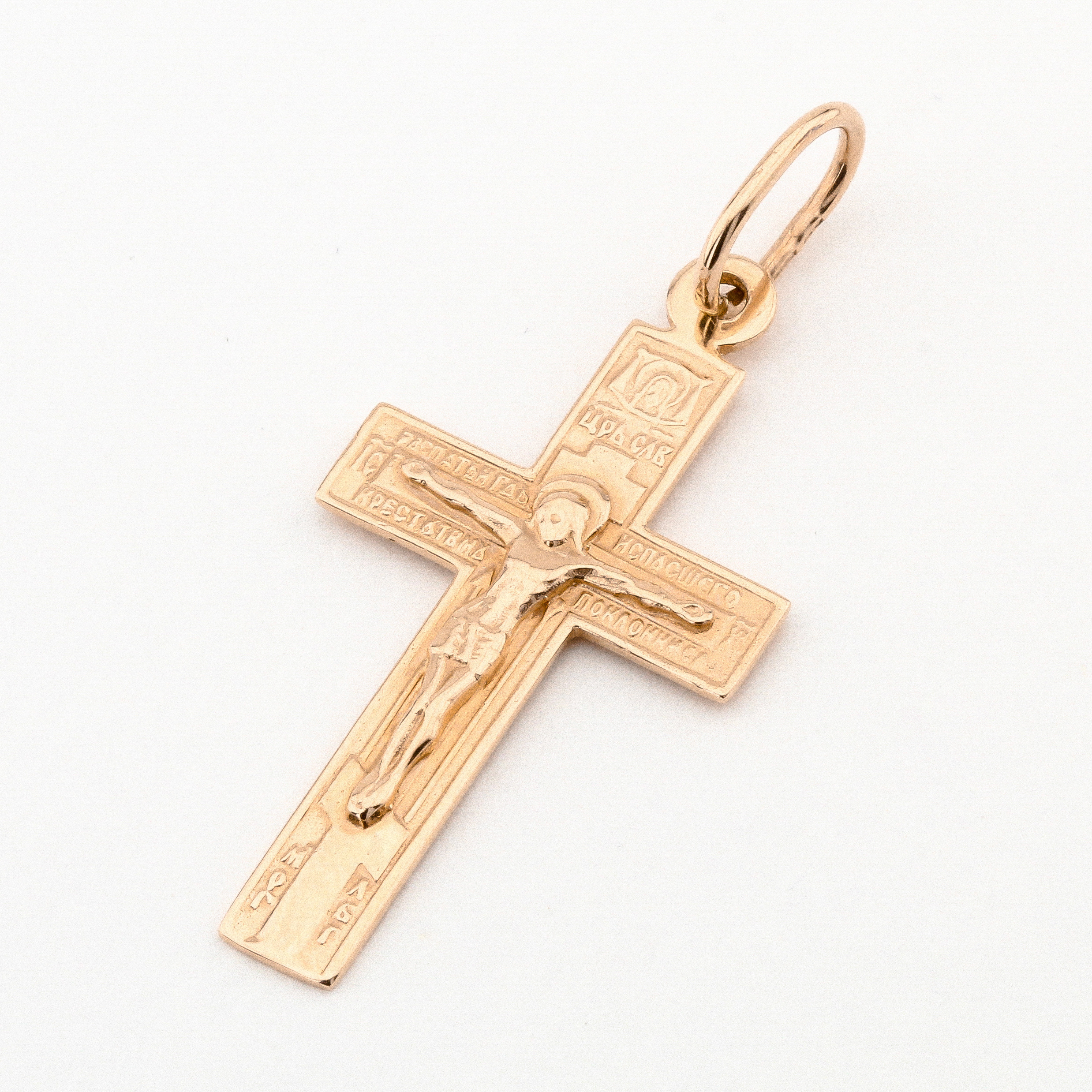 

Золотой крестик с распятием 13720 Диамант