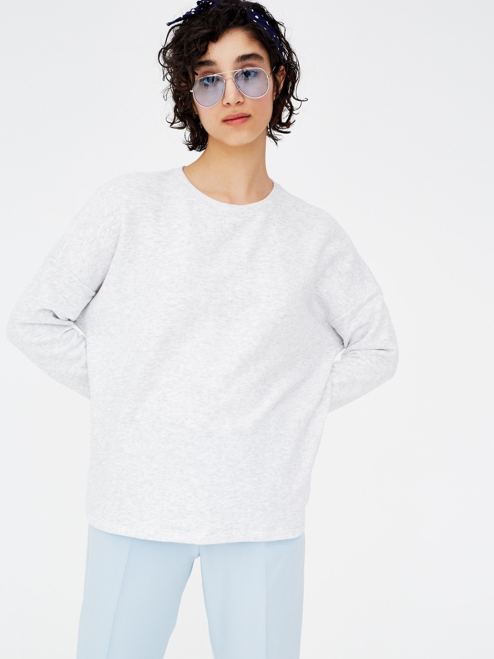

Лонгслив Pull & Bear 05594300811 S Серый