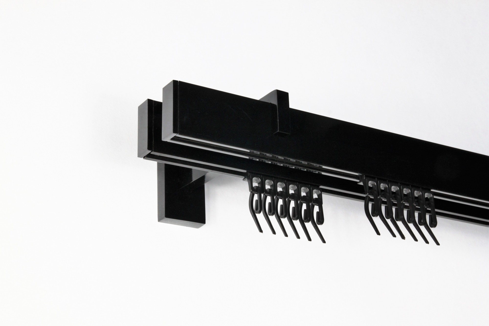 

Карниз настінний 2-рядний Homs Decor Скарлайн 250 см Чорний Мат. Кронштейн 13 см. Насадка - заглушка