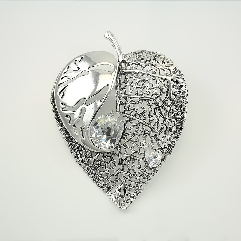 

Серебряная брошь Листочек (9505)