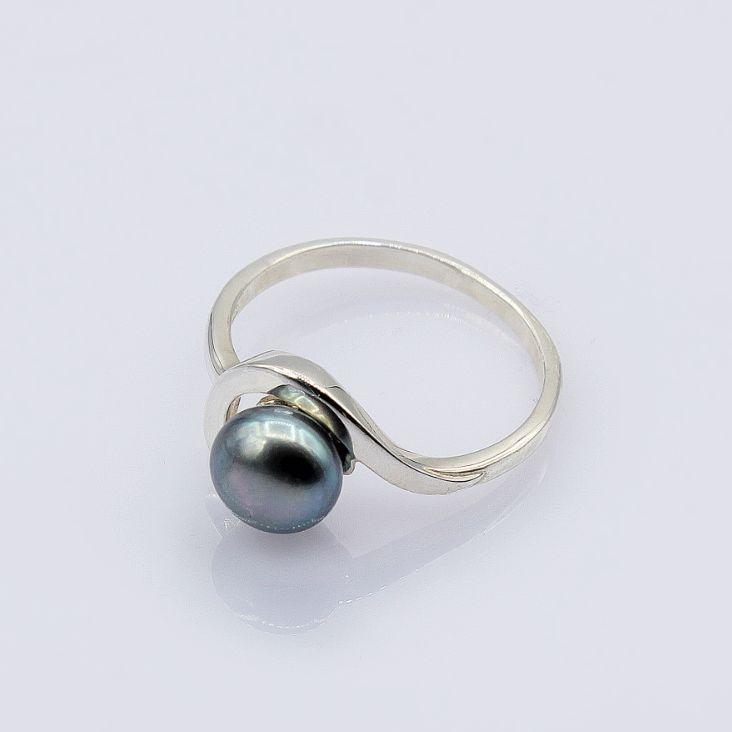 

Серебряное кольцо Загадка с жемчугом 20,5 р
