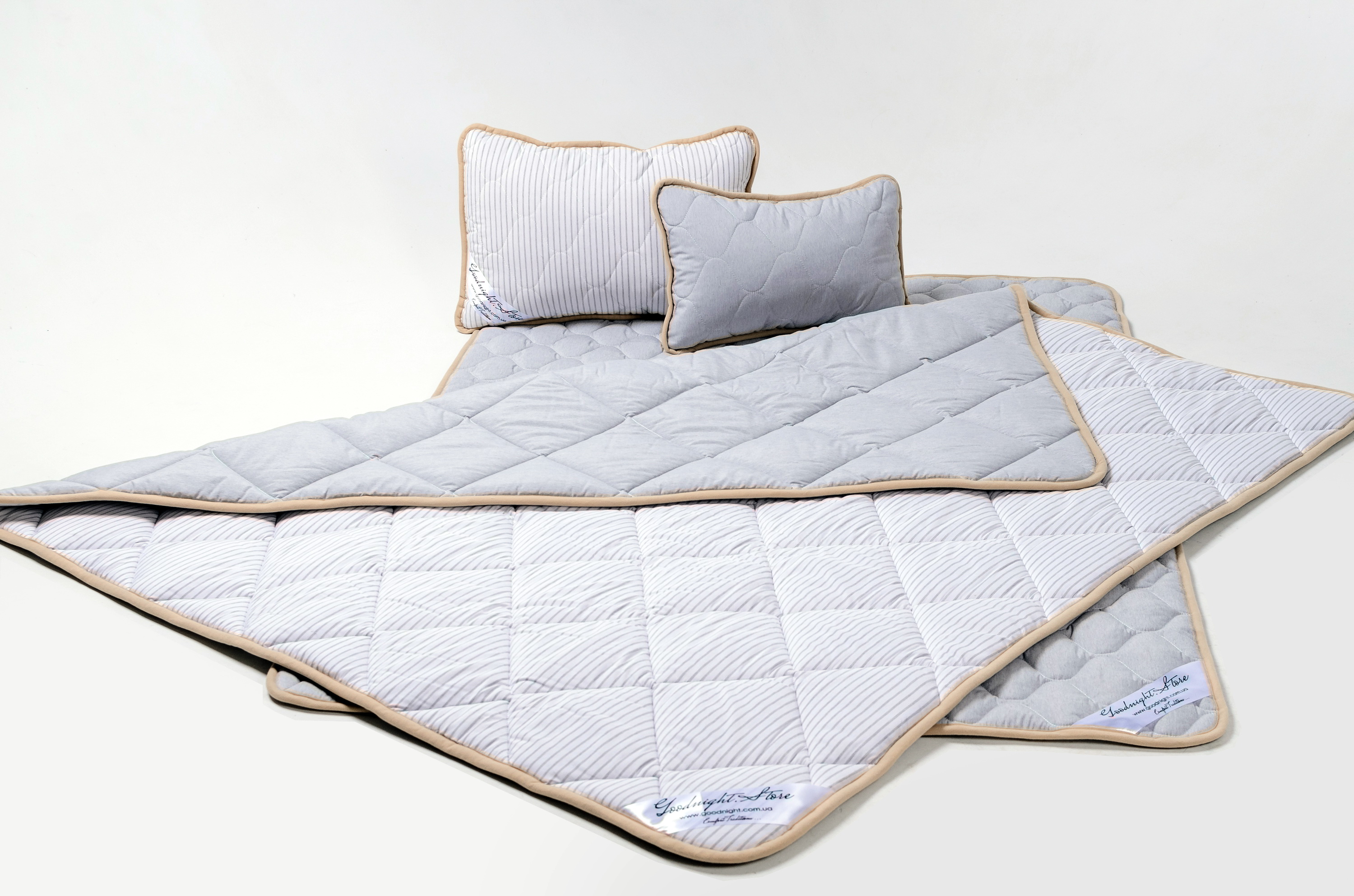 

Комплект дитячий 2 в 1 Goodnight.Store (Standart, Ковдра 140х100 + Подушка 40х40) з овечої вовни Мериносу всесезонний сірий / білий у смужку
