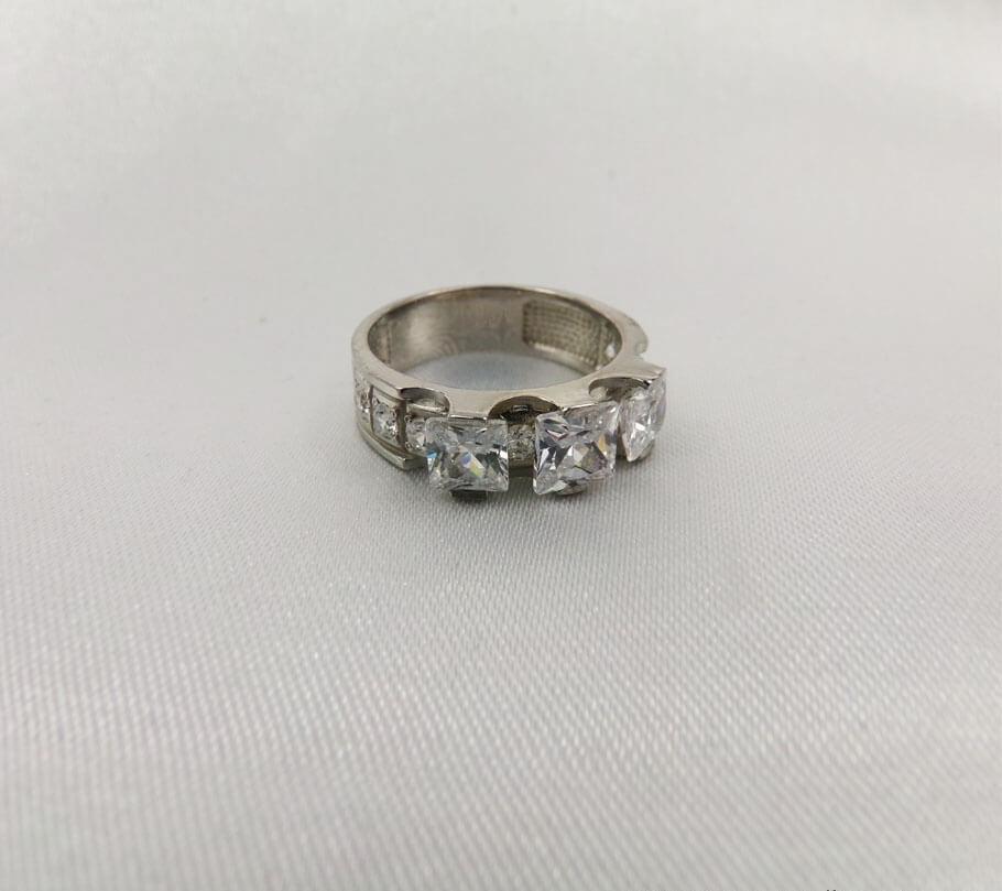 

Изысканное женское кольцо Maxi Silver 5365 ZL, размер 18.5