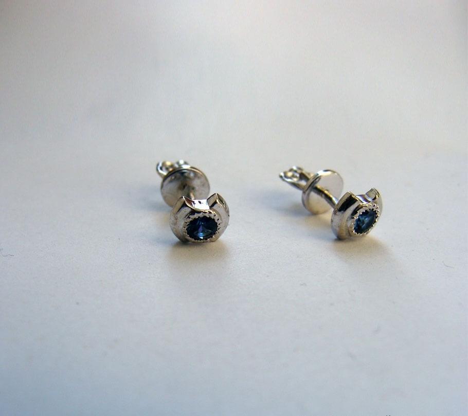 

Пусеты женские с камнем Maxi Silver 5852