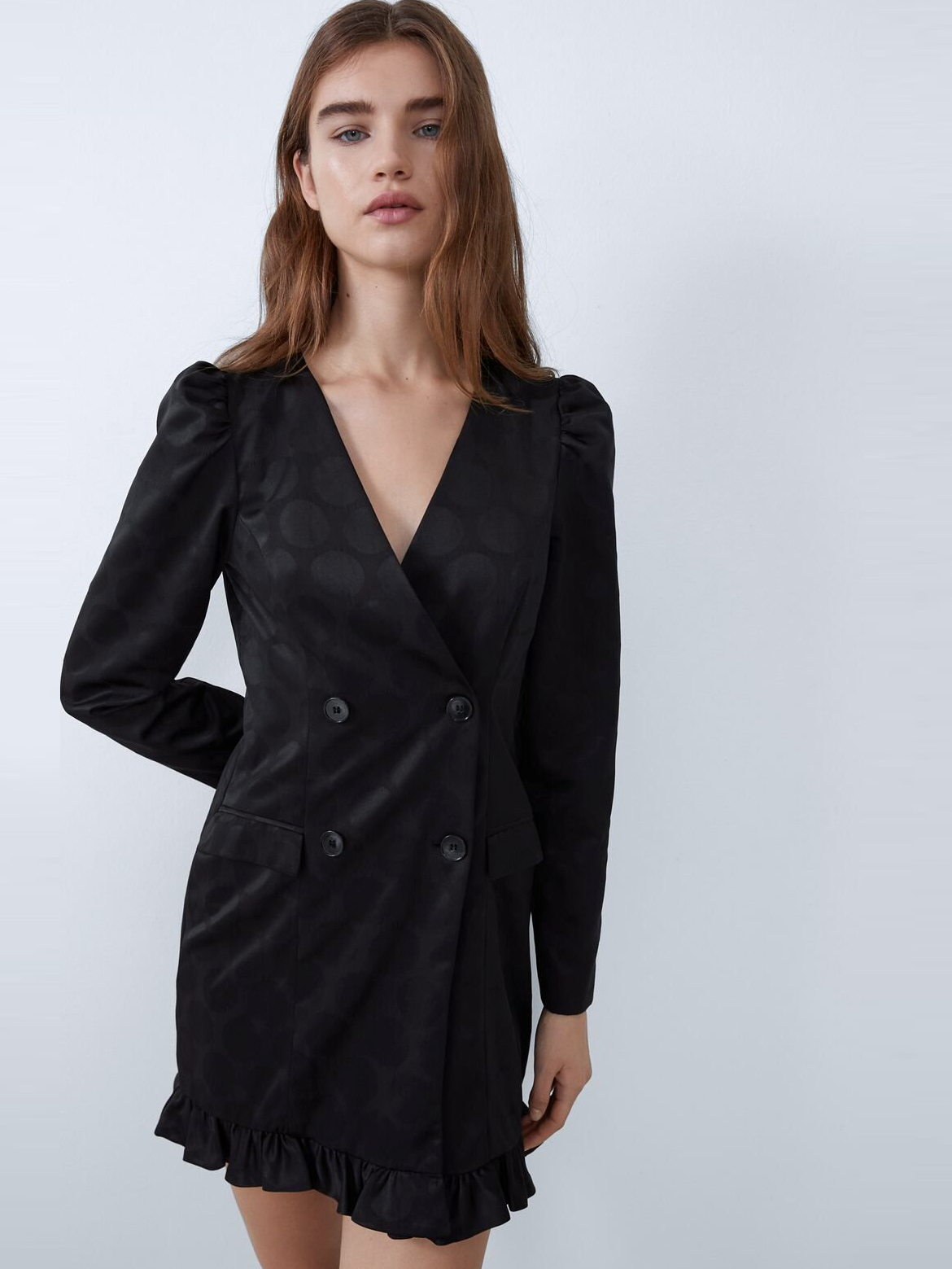 

Платье Zara 07385321800 M Черное